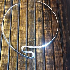 Silver alloy hammered choker/necklace, swirl-shaped